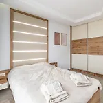 Boutique 1 Bedroom With Private Parking And Port View Apartament Warna