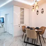 Boutique 1 Bedroom With Private Parking And Port View Apartament *