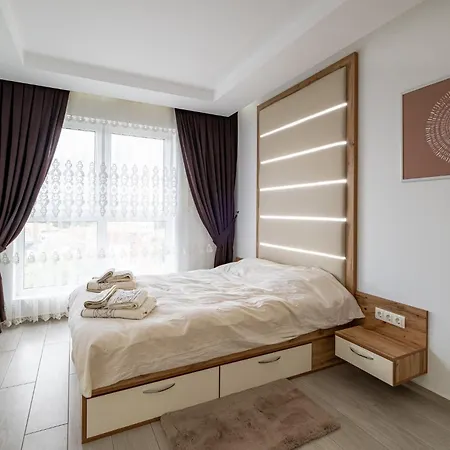 Daire Boutique 1 Bedroom With Private Parking And Port View