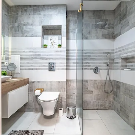 Daire Boutique 1 Bedroom With Private Parking And Port View