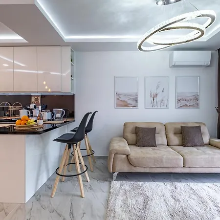 Boutique 1 Bedroom With Private Parking And Port View Daire *