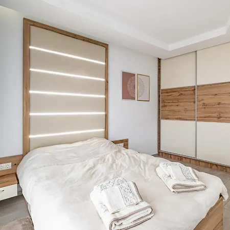 Boutique 1 Bedroom With Private Parking And Port View Daire Varna