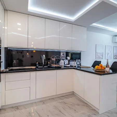 Daire Boutique 1 Bedroom With Private Parking And Port View *