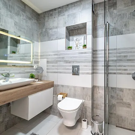 Daire Boutique 1 Bedroom With Private Parking And Port View