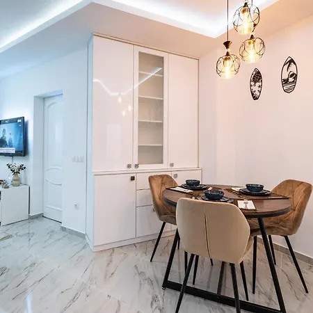 Boutique 1 Bedroom With Private Parking And Port View Daire *
