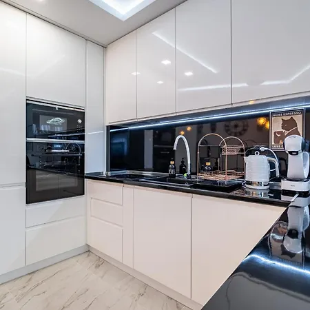 Boutique 1 Bedroom With Private Parking And Port View Daire *