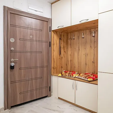 Boutique 1 Bedroom With Private Parking And Port View * Varna